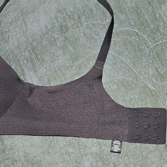 Skims Black Bra - Picture 8 of 11